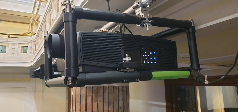 Videoprojetor BARCO v divadle ASTORKA Korzo