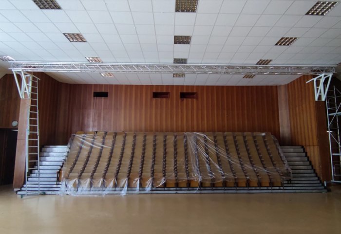 Záves do kultúrnej sály Hontianske Nemce